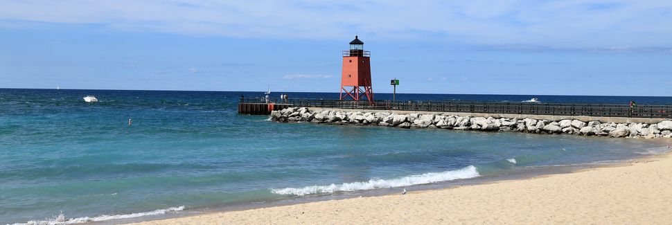 Charlevoix Mi Us Vacation Rentals Houses More Vrbo